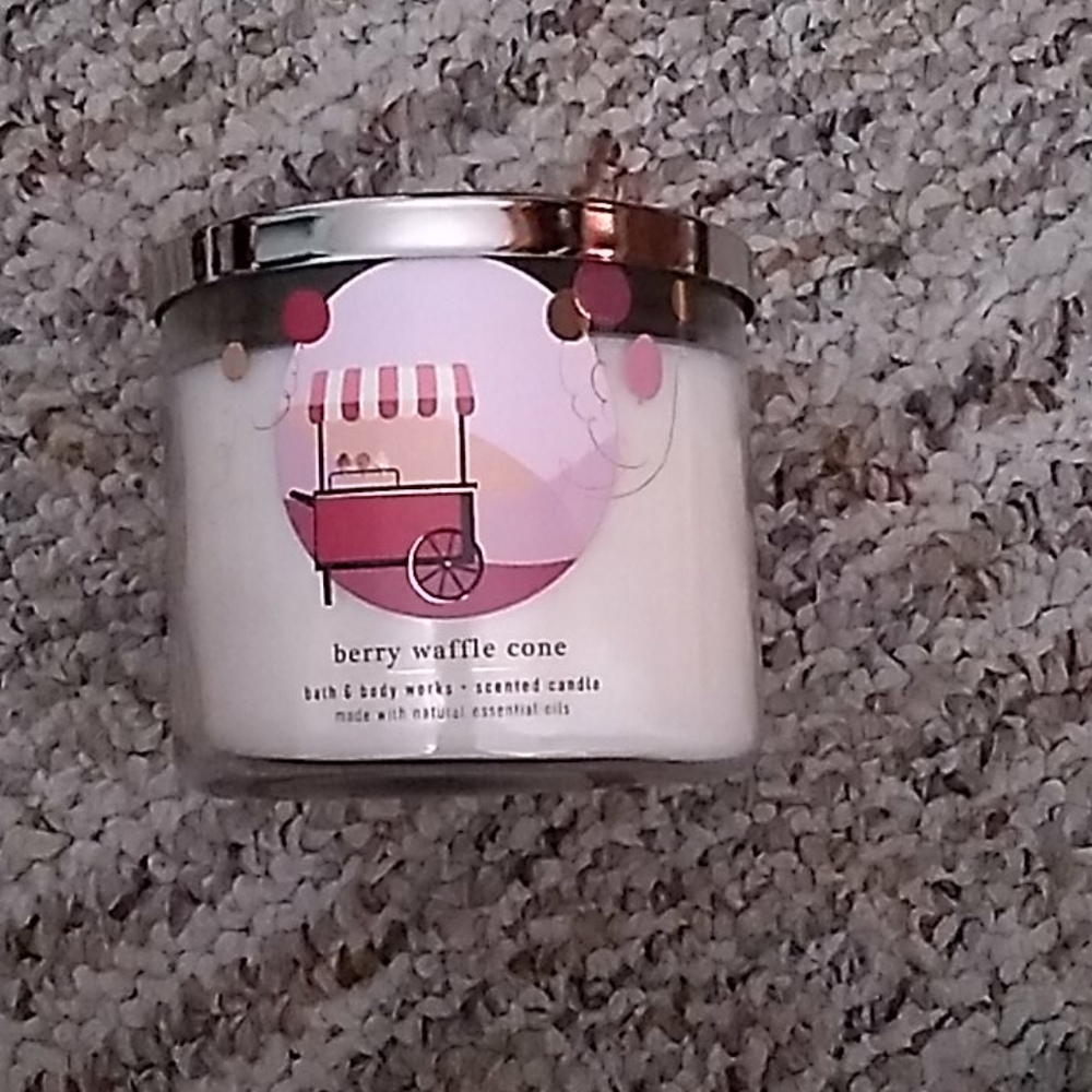 3 wick candle